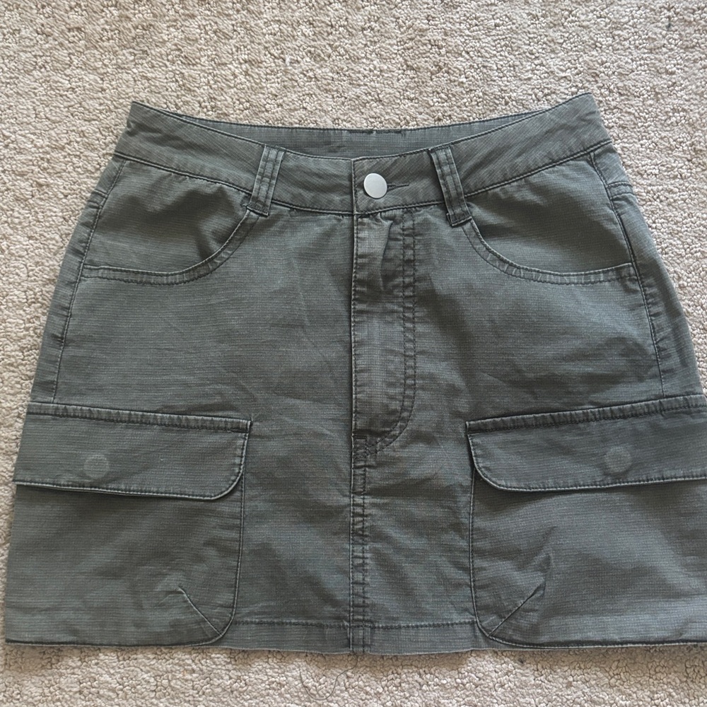 Alatr’d state Utility Cargo Pocket Mini Skirt - Olive